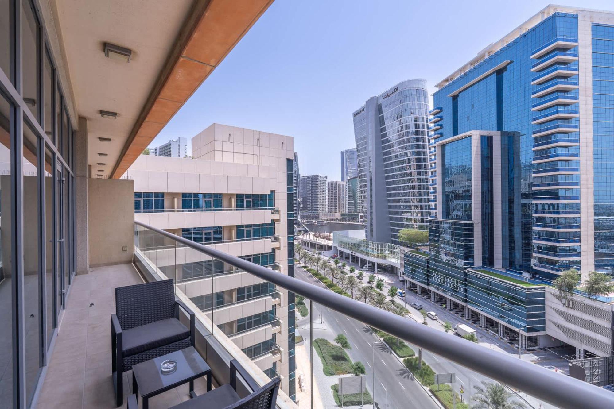 Dazzling In Business Bay With Stunning Views *
