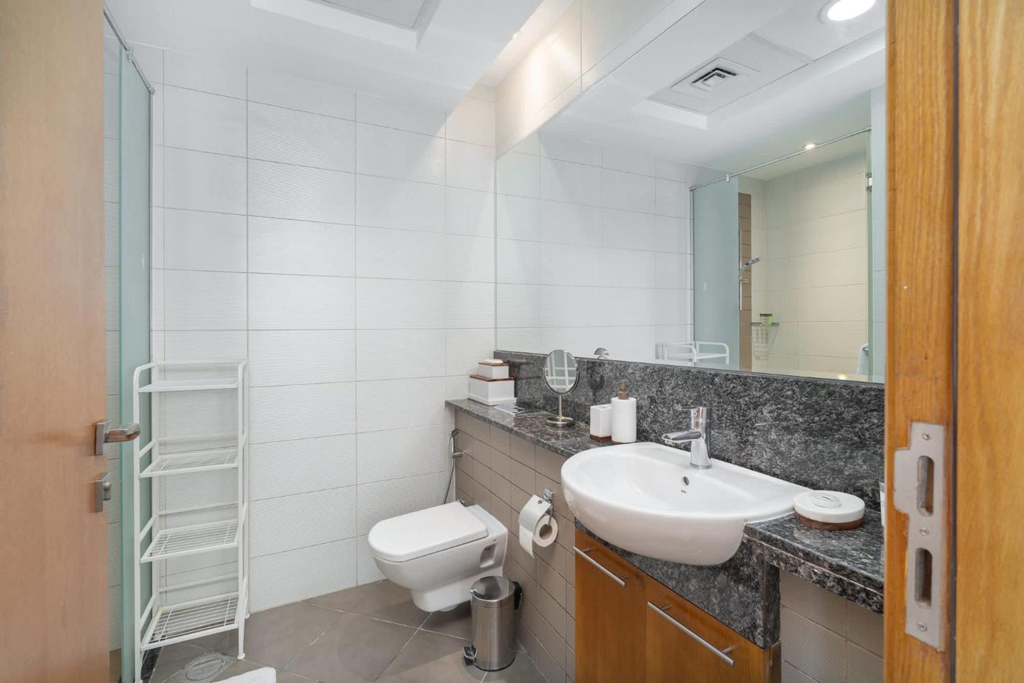 Dazzling In Business Bay With Stunning Views * Dubai
